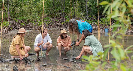 Ureinwohner geführte Tour im Regenwald